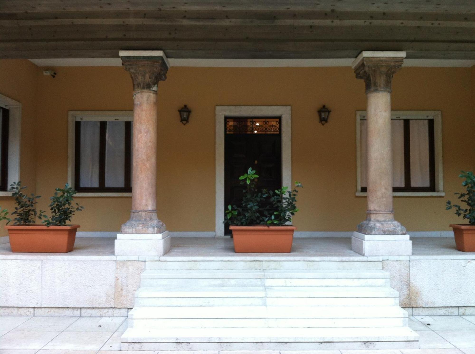 Romeo Design Rooms Verona Exterior photo